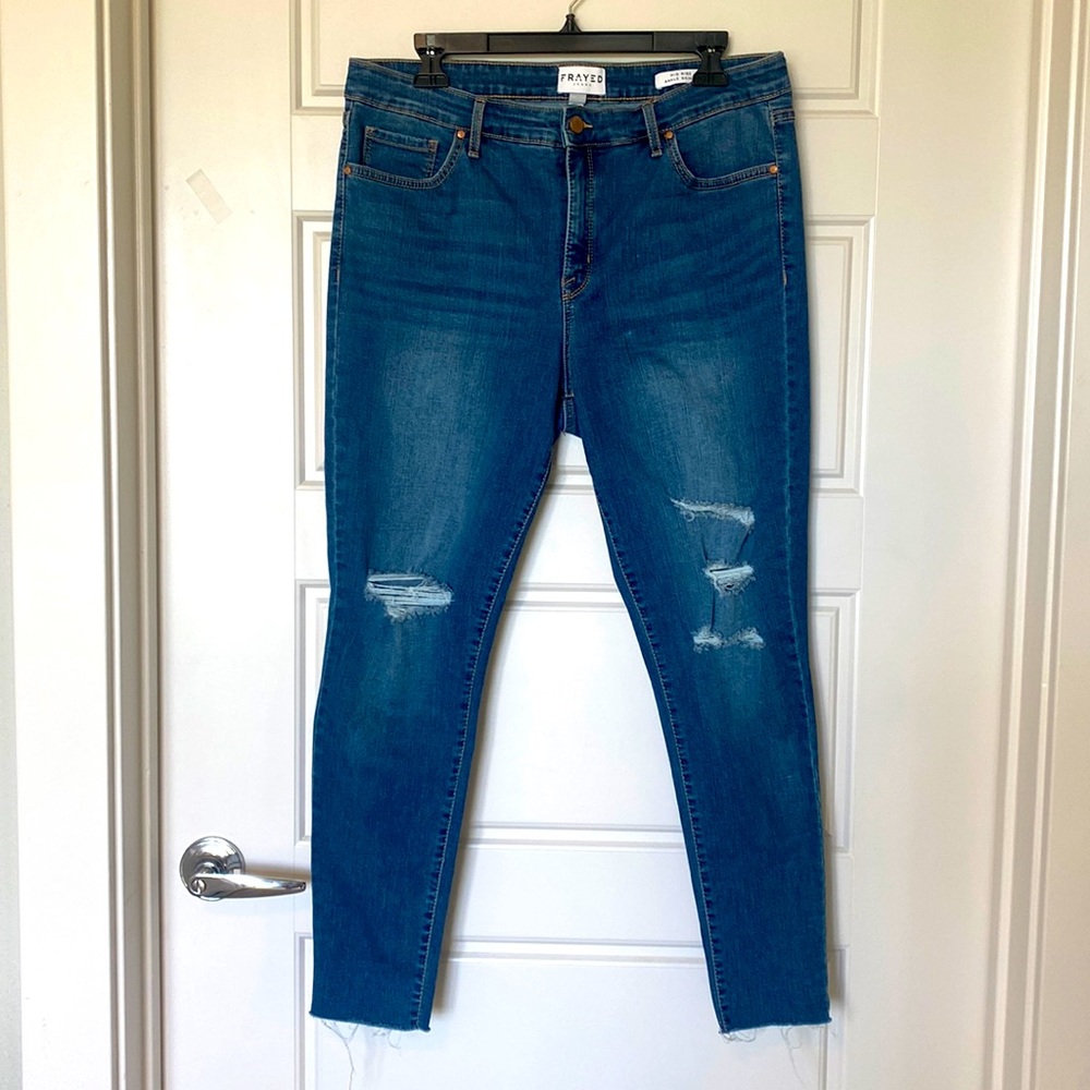 Frayed Distressed Jeans